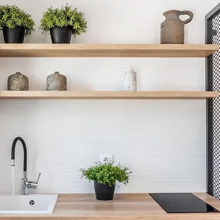 Magma Milos Iii * Adamantas (Milos)