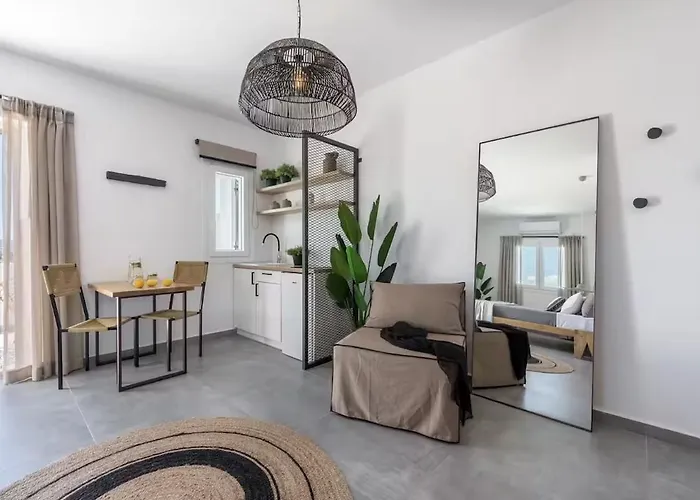 Magma Milos Iii Adamantas (Milos)