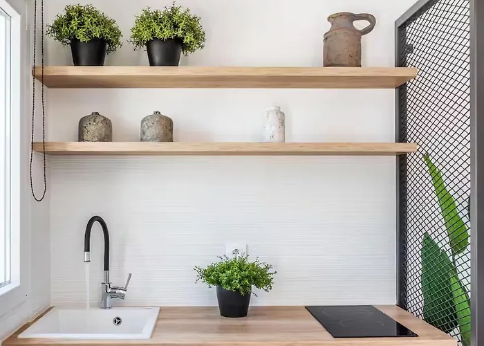 Magma Milos Iii * Adamantas (Milos)