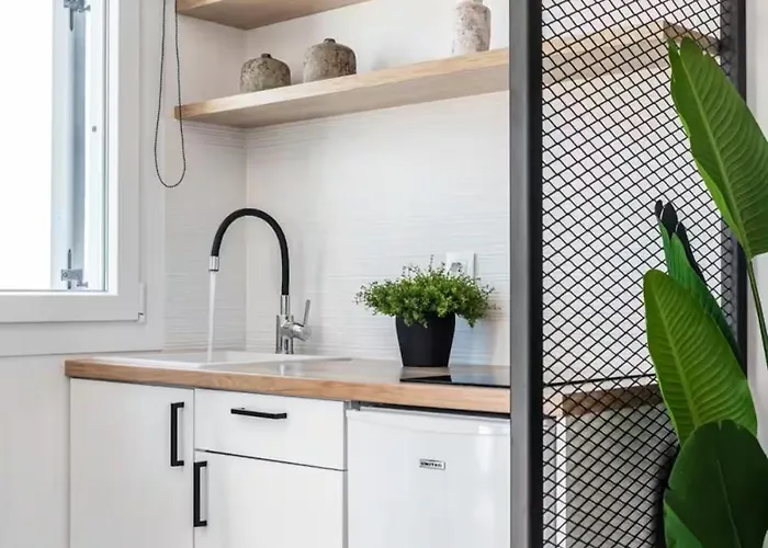 Magma Milos Iii * Adamantas (Milos)